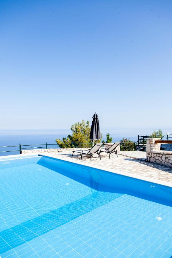 Villa Skyfall Kalamítsi Exterior foto